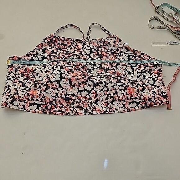 Old Navy floral active powersoft built in bra top size 3X - Picture 6 of 7